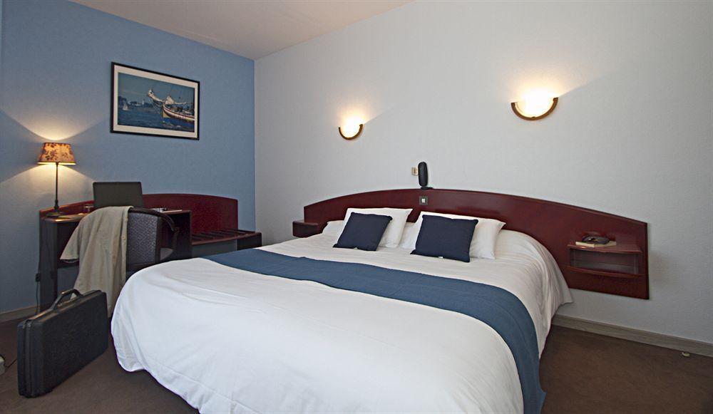 Hotel Le Ty-Lann Saint-Ave Экстерьер фото