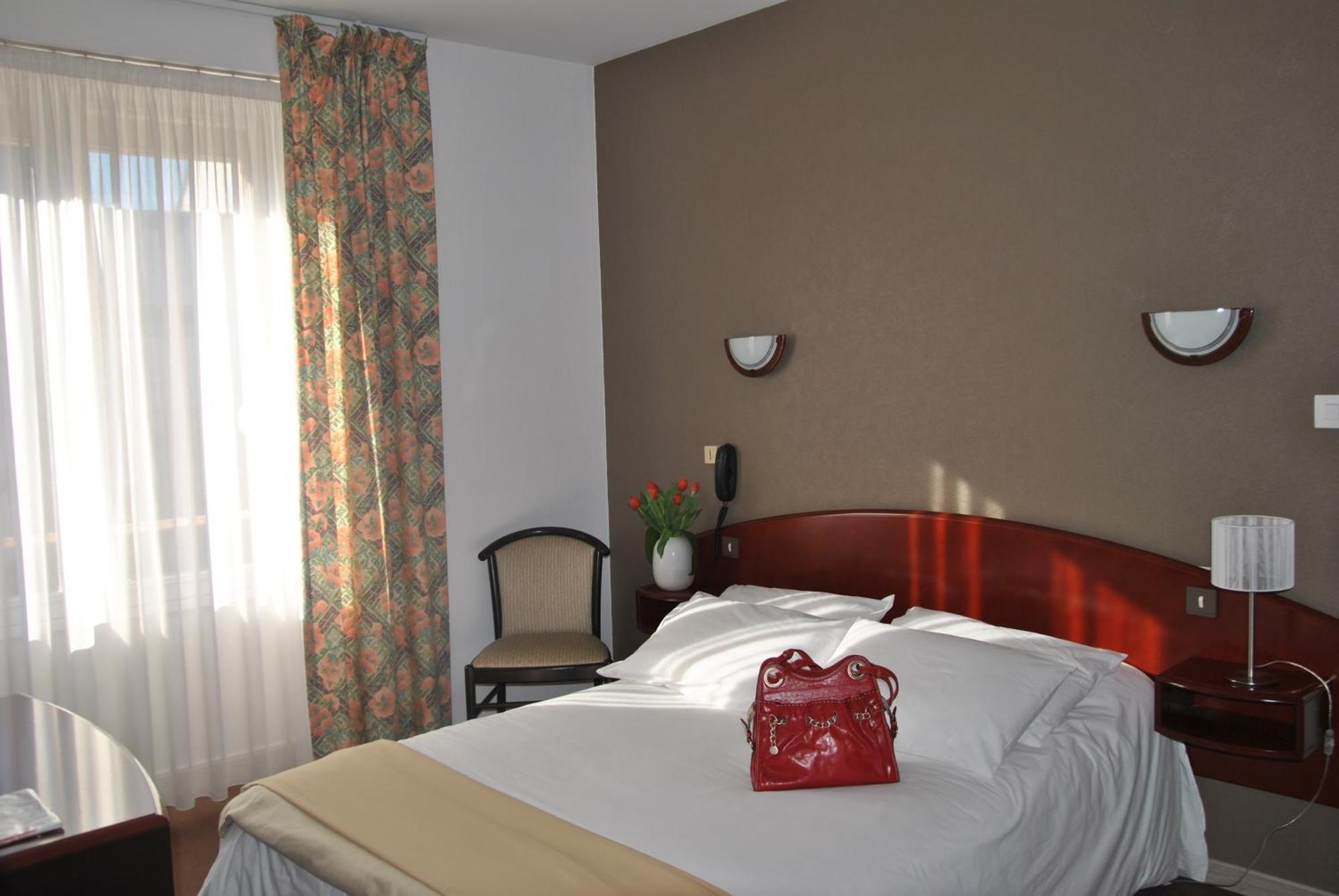 Hotel Le Ty-Lann Saint-Ave Экстерьер фото